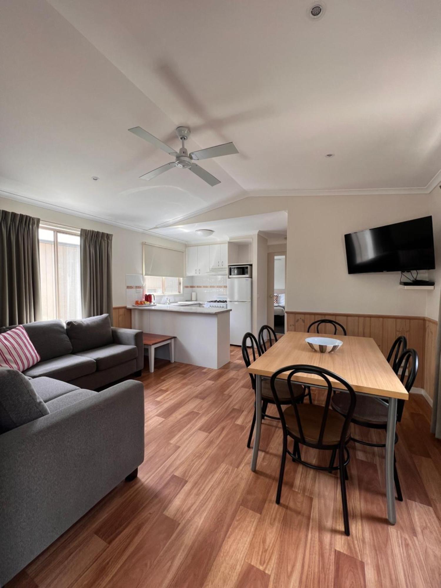 Ocean Grove Holiday Park ภายนอก รูปภาพ