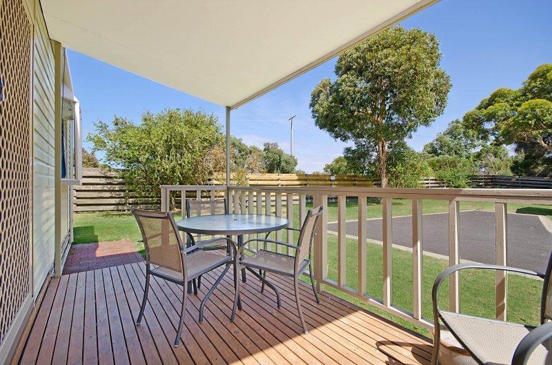 Ocean Grove Holiday Park ภายนอก รูปภาพ